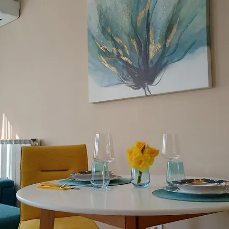 Apartament Oasis Near Airport, Iec, Metro Station By Keybox *
