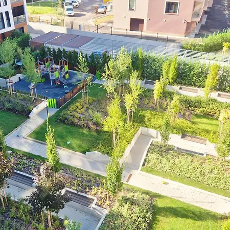 Oasis Near Airport, Iec, Metro Station By Keybox *