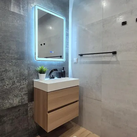 Apartmán Oasis Near Airport, Iec, Metro Station By Keybox *