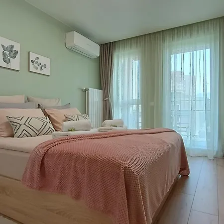 Apartment Oasis Near Airport, Iec, Metro Station By Keybox Sofia